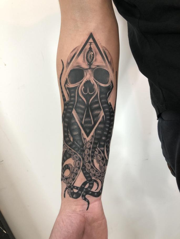My boyfriends Elder sign tattoo  Nerd tattoo Octopus tattoo design  Tattoos